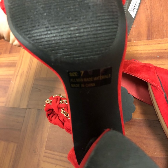 Qupid Chain Link Sandals - Picture 5 of 5